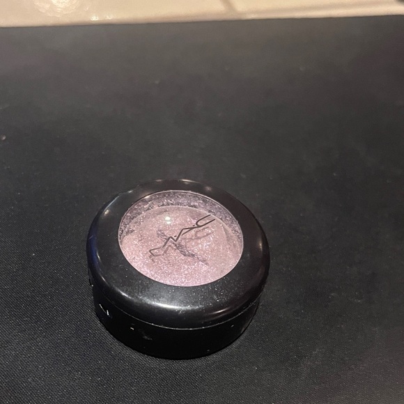 MAC Cosmetics shine delight dazzle Eyeshadow - Picture 1 of 3